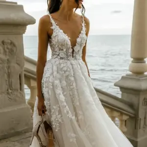 Sexy V-Neck Tulle Lace Appliques Spaghetti Straps Wedding Dresses Backless Floor-Length Bridal Gowns Vestido De Novia